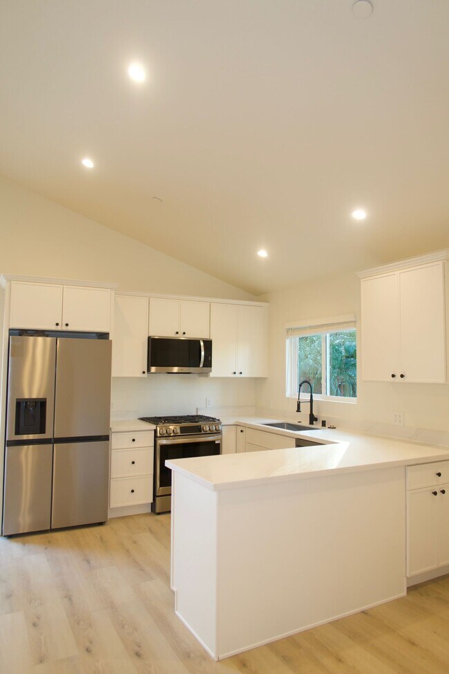 Foto del edificio - 22131 Leadwell St