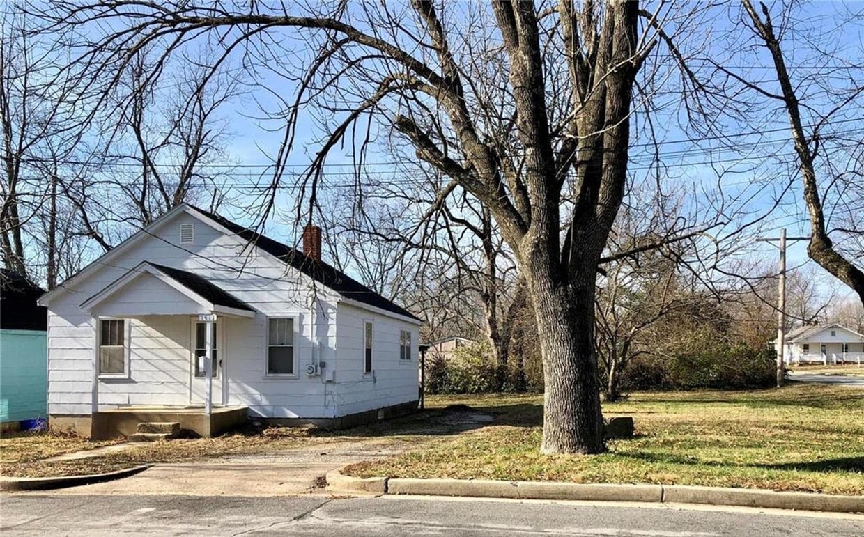 Primary Photo - Home in Rolla