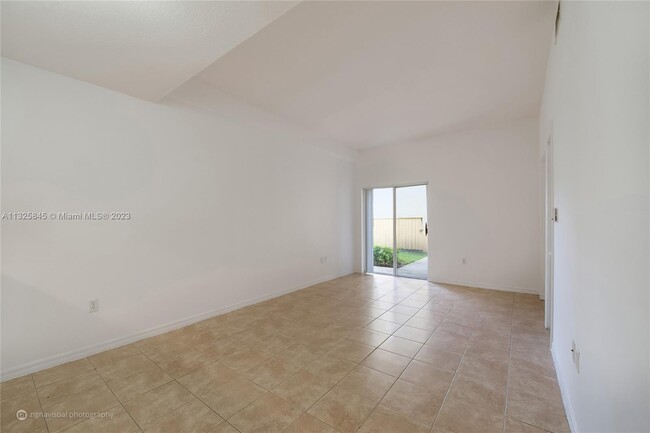 Foto del edificio - 9720 SW 184th St