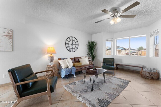 Building Photo - 6109 W Marconi Ave