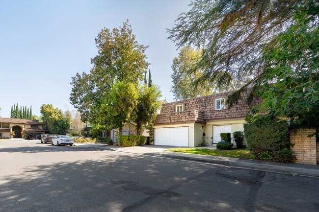 Building Photo - 5400 Nagle Ave