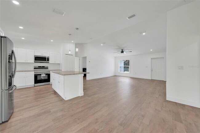 Foto del edificio - 17392 Geddes Ave