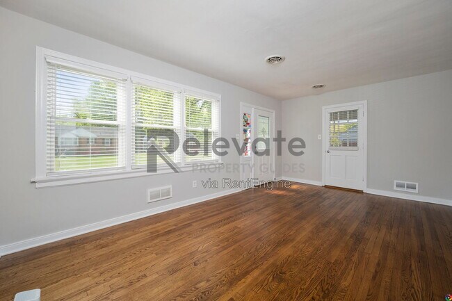 Foto del edificio - 9020 Weldon Dr