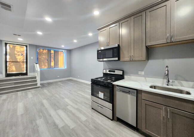 Building Photo - 3750 W Irving Park Rd