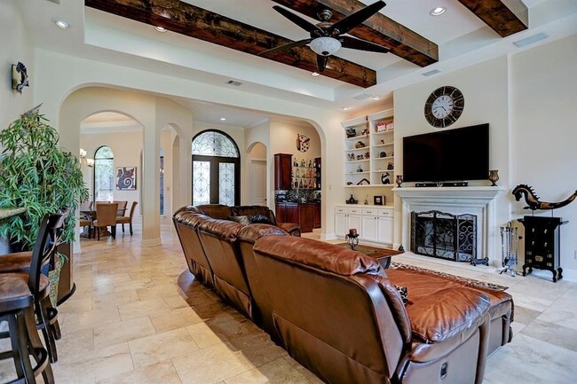 Photo - 1611 Lynnview Dr House