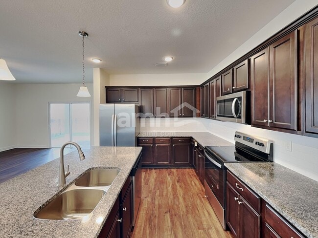 Foto del edificio - 33944 Night Lily Dr