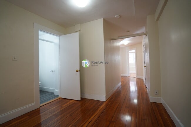 Photo - 7 Mt Hood Rd Apartment