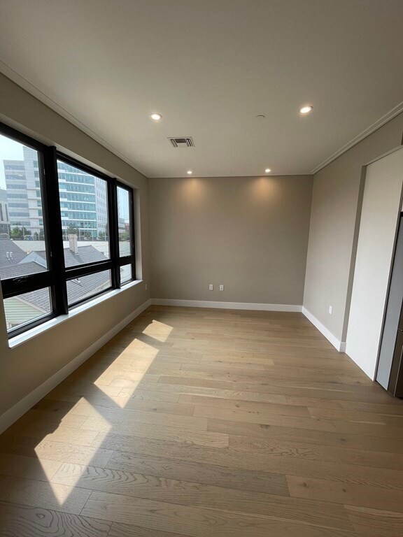 Foto del edificio - 70 Leo M Birmingham Pkwy