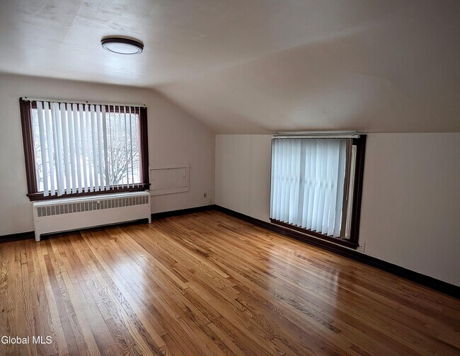 Foto del edificio - 1735 Western Ave