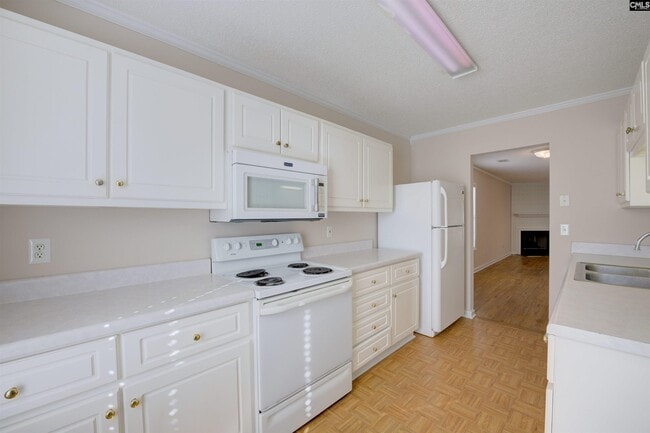 Building Photo - 200 Deer Hound Trail