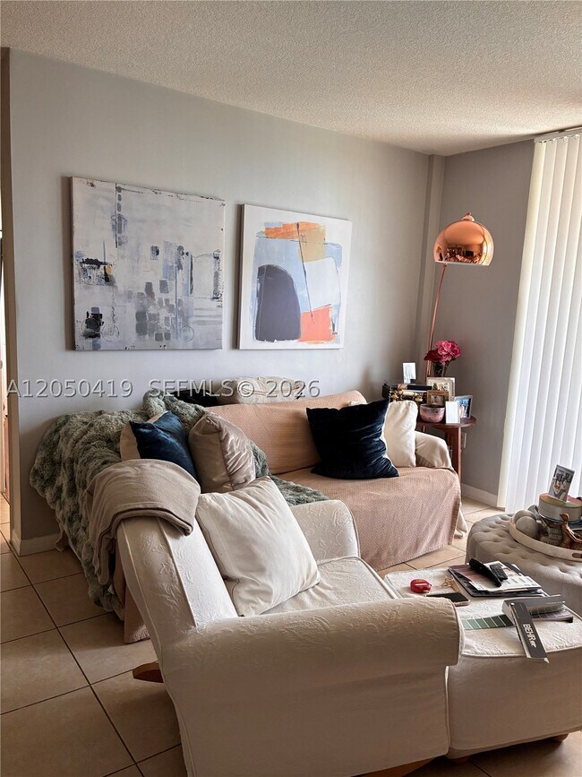 Foto del edificio - 215 SW 42nd Ave