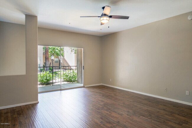 Foto del edificio - 14145 N 92nd St