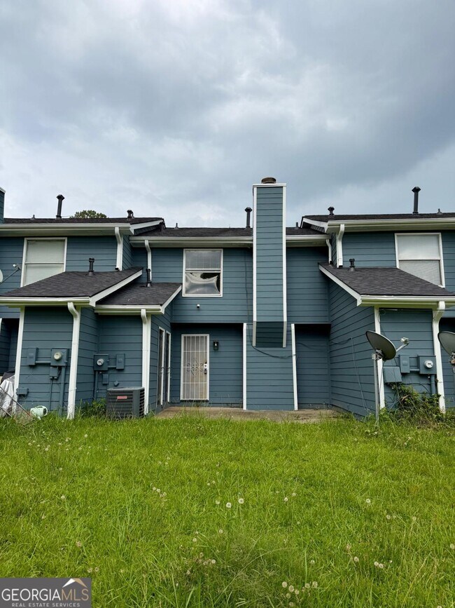 Foto del edificio - 8513 Pineland Dr