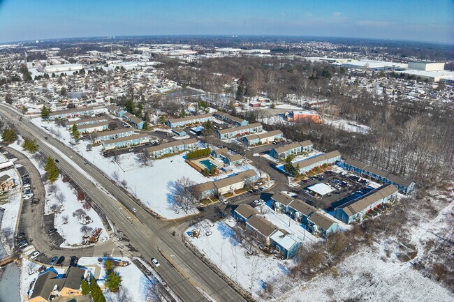 Exterior 3D - The George Apartment Homes