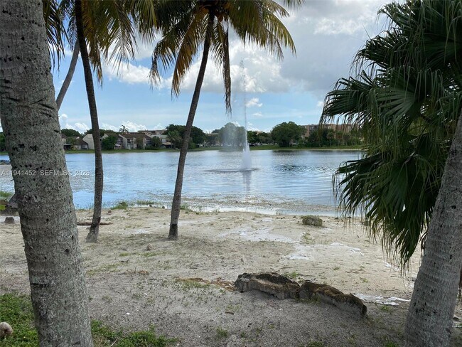 Foto del edificio - 9373 Fontainebleau Blvd