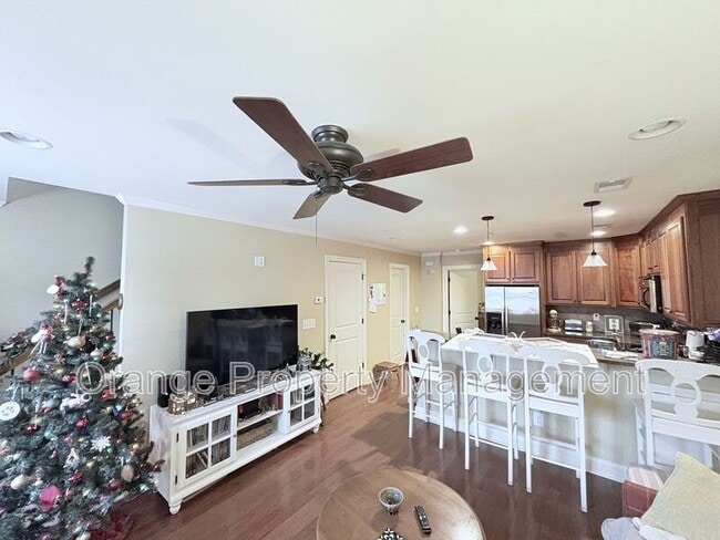 Photo - 209 Calhoun St House