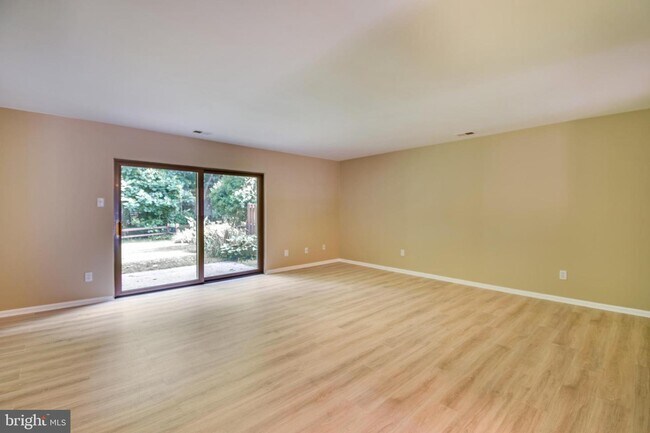 Building Photo - 132 Talgrath Ct