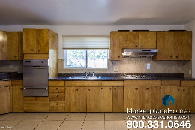 Building Photo - 2 br, 1 bath Duplex - 1610 Jay St # B
