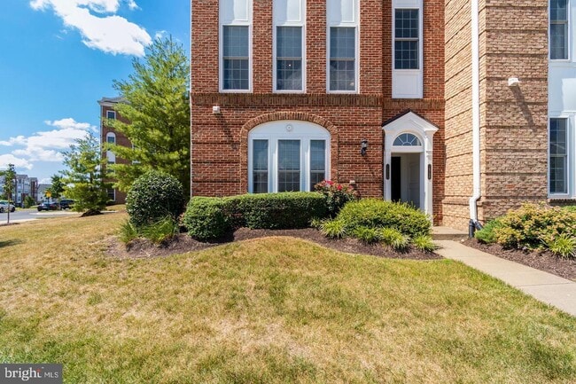 Building Photo - 14800 Potomac Branch Dr