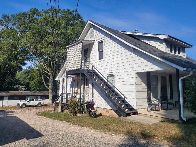 Building Photo - 517 Broad St