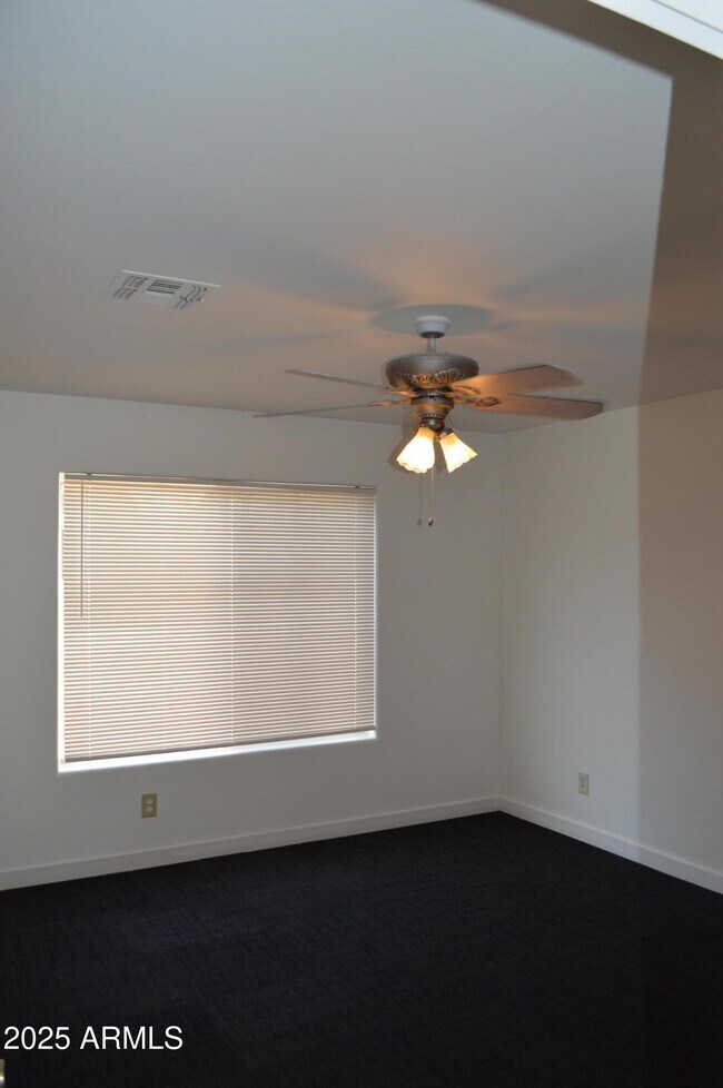 Foto del edificio - 8435 West Campbell Ave