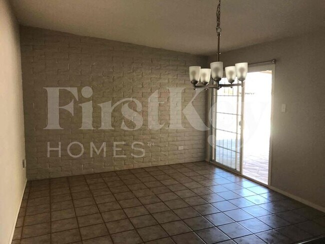 Foto del edificio - 1158 E Concorda Dr