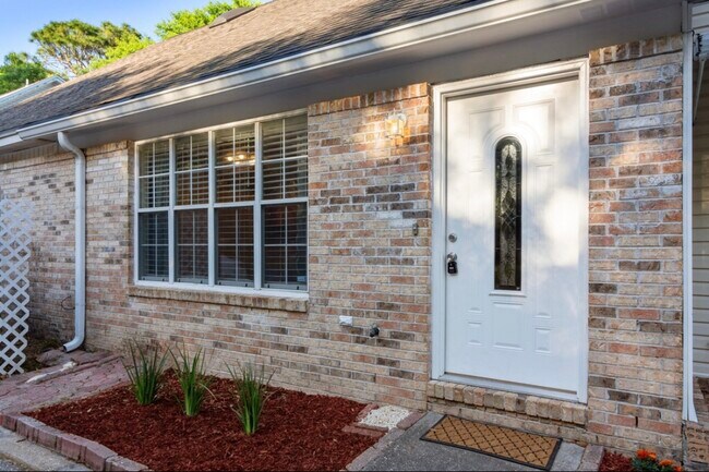 Building Photo - 943 Ashley Ln