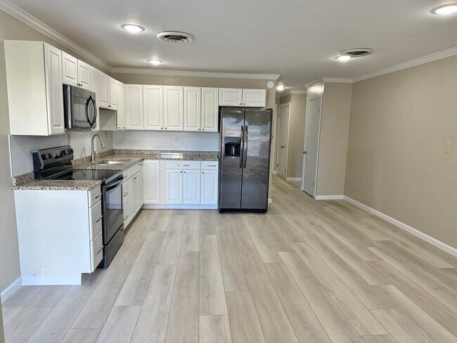 Sala de estar - Cocina - 1628 S 6th St