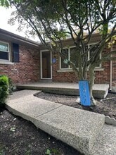 Building Photo - 2457 Eastway Dr