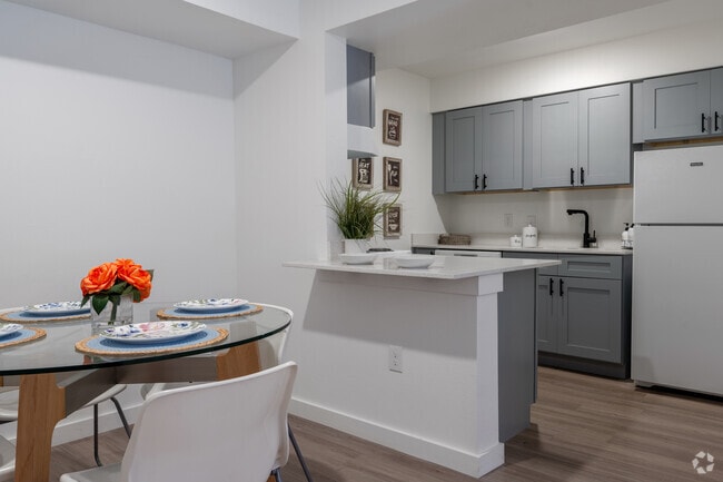1 habitación, 1 baño, 656 pies cuadrados, cocina - Mueller Flats Apartments