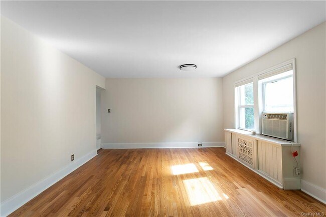 Building Photo - 91 Estherwood Ave