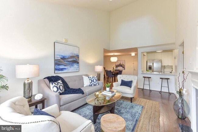 Building Photo - 4951 Brenman Park Dr