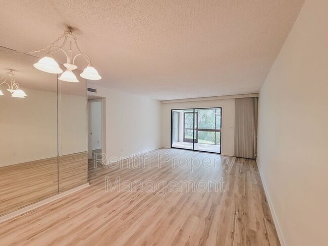 Building Photo - 6120 Whiskey Creek Dr
