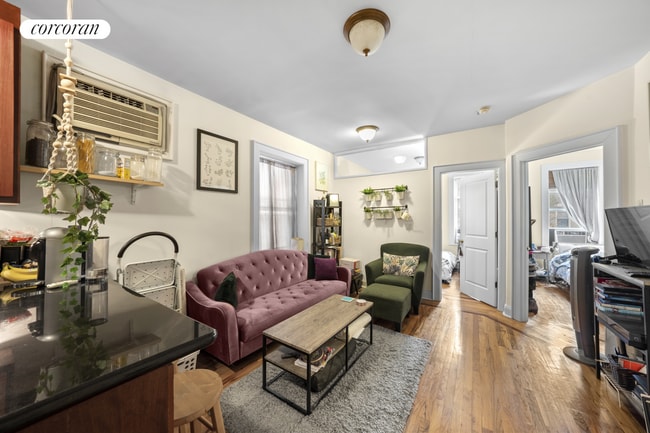 Foto del edificio - 351 E 21st St