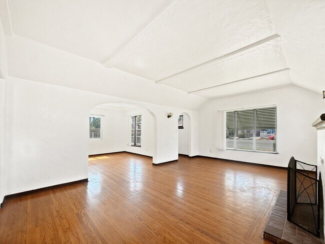 Foto del edificio - 3 Bedroom House in North Park!