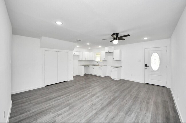 Foto del edificio - 2322 Wavell St