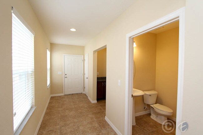 Building Photo - 16125 Starling Crossing Dr | FishHawk Ranch