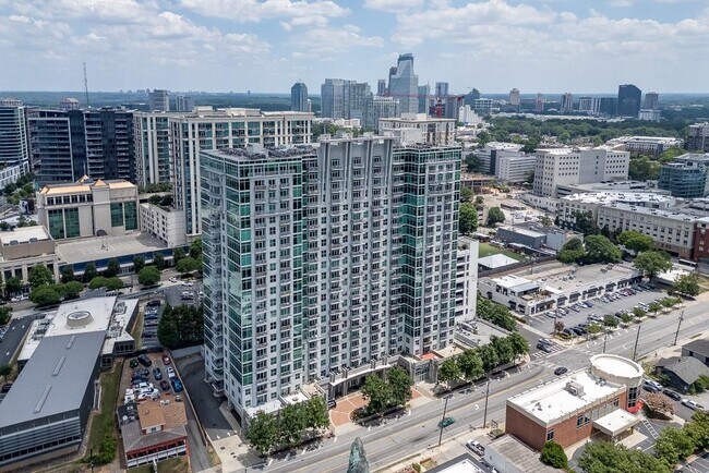 Foto del edificio - 250 Pharr Rd NE