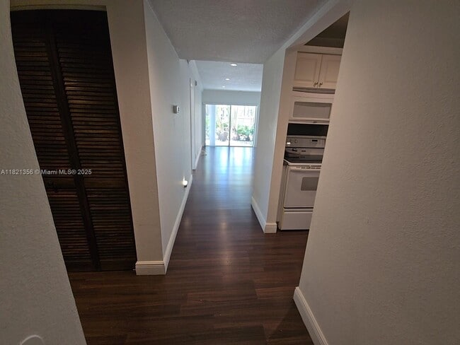 Building Photo - 7900 Camino Cir