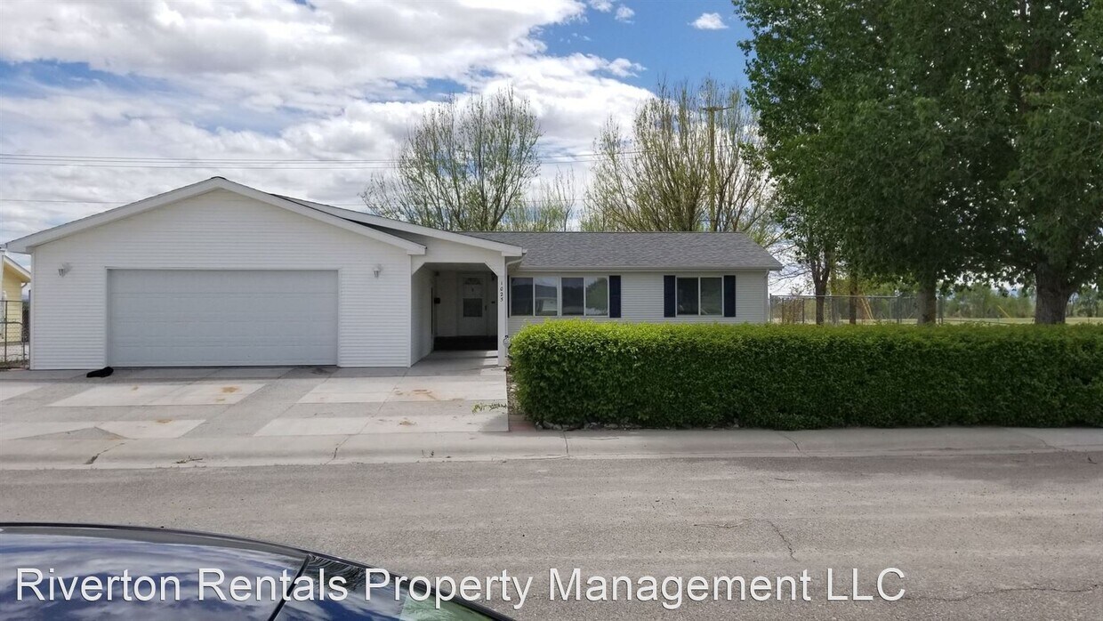Primary Photo - 3 br, 3 bath House - 1025 Basin Ave.