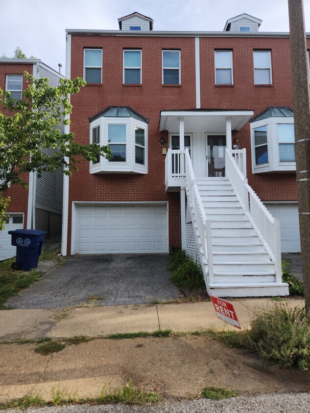 Primary Photo - 3418 Caroline St
