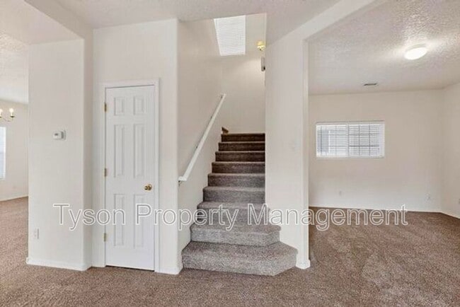 Building Photo - 1032 Clear Creek Ct