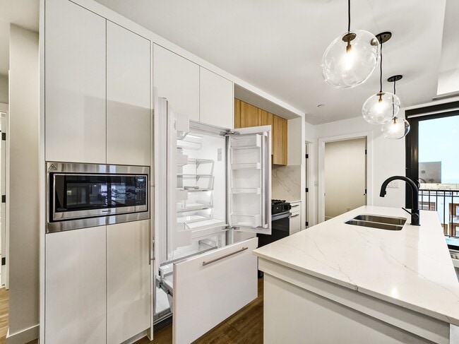 Building Photo - 8375 Broadcast Ave SW