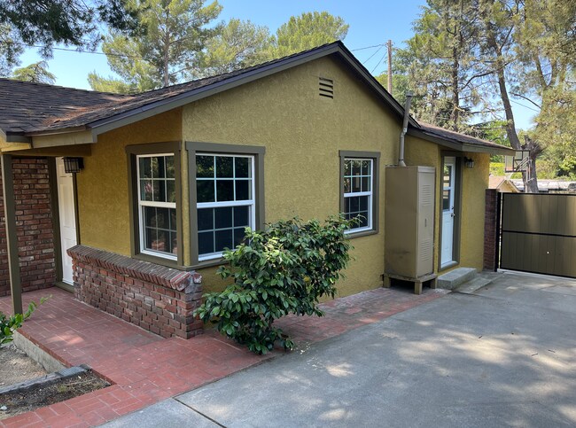 Building Photo - 4813 Castle Rd