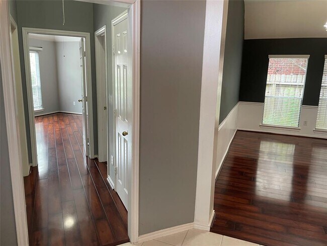 Foto del edificio - 4118 Creek Ridge Ln