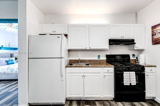 Foto del edificio - 1629 Johnson St