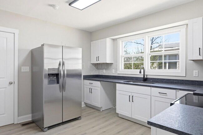 Foto del edificio - 2406 Kirby Ave