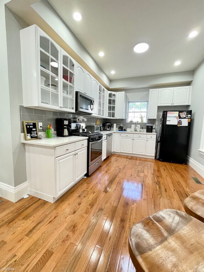 Foto del edificio - 2 br, 1 bath House - 278 Norfolk St # 1