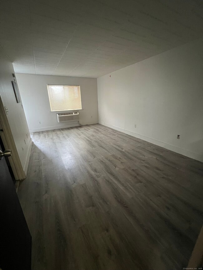 Building Photo - 1575 Boston Ave