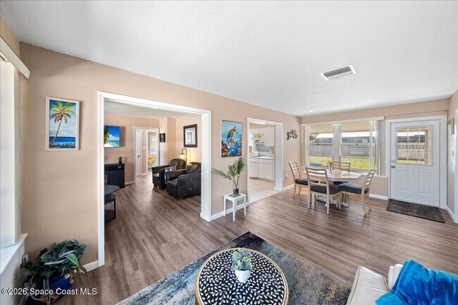 Building Photo - 475 Coral Dr